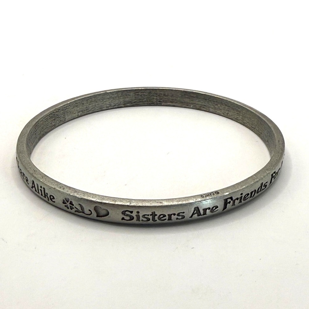Camco‎ Silver Tone Engraved Bangle Bracelet "Sisters Are Friends"